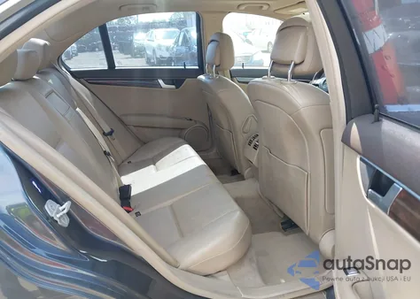 2013 Mercedes-Benz C 250 Sport из США, поврежденный, VIN WDDGF4HB8DR262768